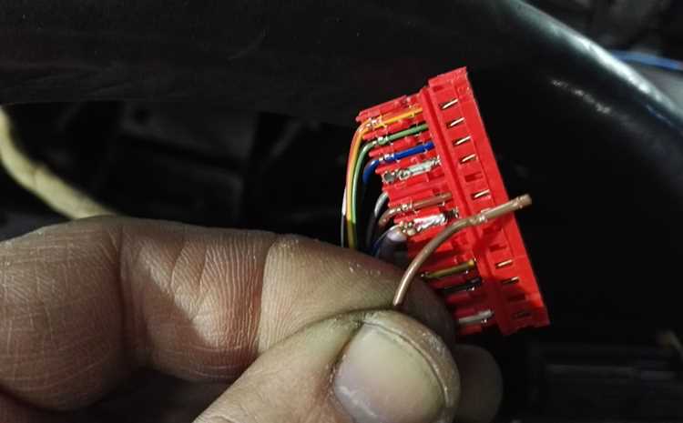 Удаление старой магнитолы из панели